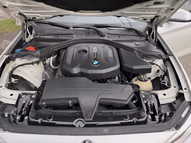 BMW 118I 1.5 TURBO AUTOMATICO UNICO DUENO FULL AIRE AIRBAG ABS VER EN LAS CONDES 2018