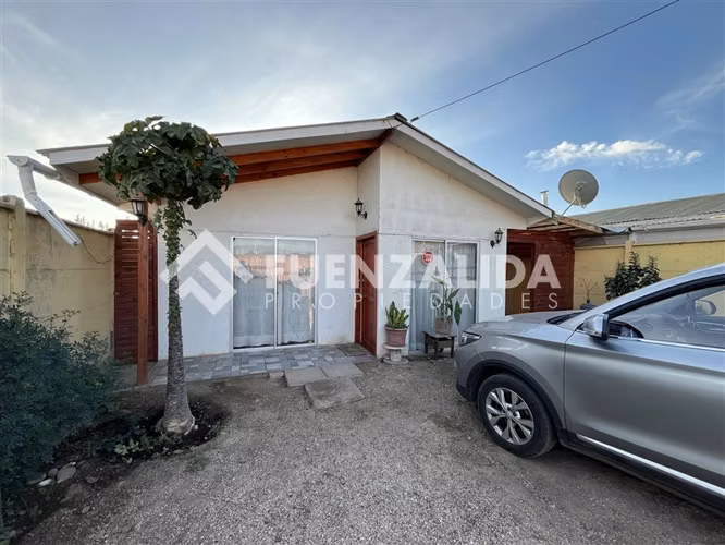 Casa en arriendo de 3 dorm 1baño, a 25 km de La Serena