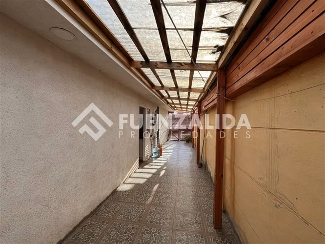 Casa en arriendo de 3 dorm 1baño, a 25 km de La Serena