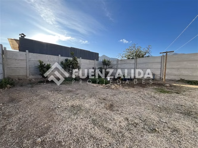Casa en arriendo de 3 dorm 1baño, a 25 km de La Serena