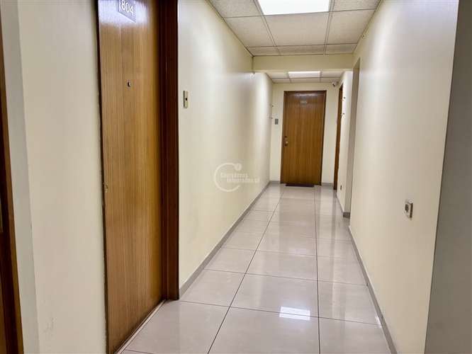Oficina en venta en Providencia pasos metro Tobalaba - Imagen 2