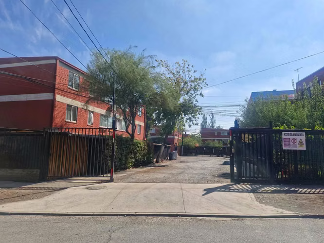 Dpto. amplio segundo piso a pasos Metro Observatorio acepto subsidio DS 1