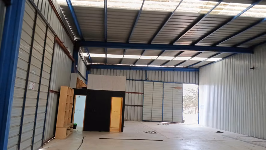  Centro Industrial en Arriendo | 940 m² Totales de Terreno Útil