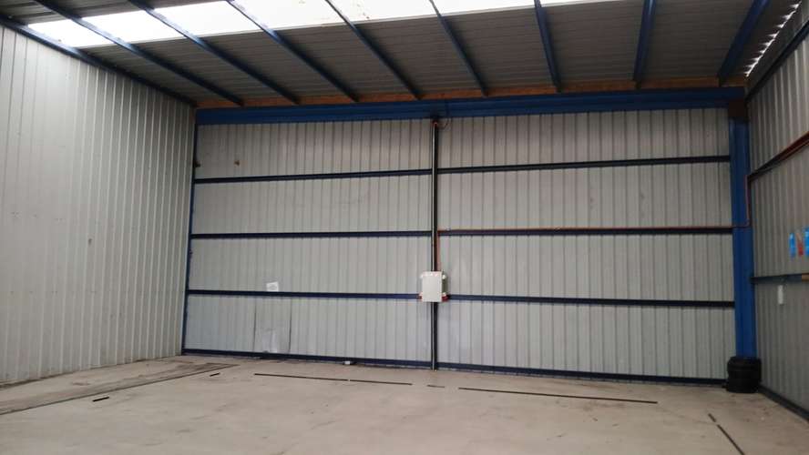  ARRIENDO DE BODEGAS BARRIO INDUSTRIAL, GALPÓN +OFICINAS + AMPLIO PATIO, SALIDA A LA CARRETERA.