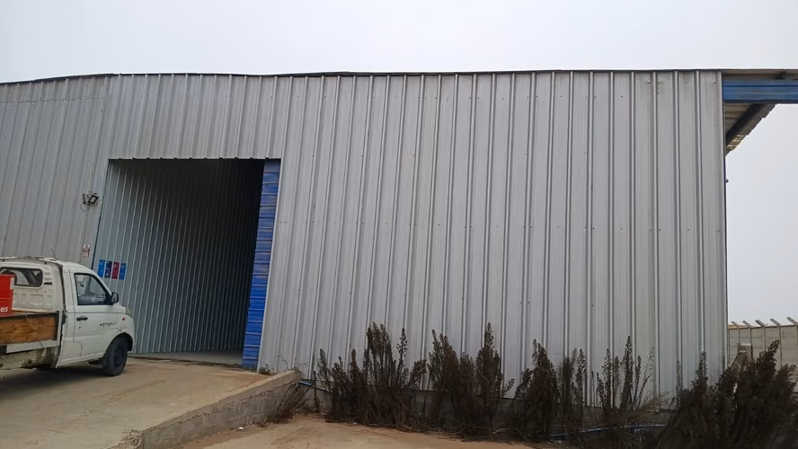  Proyecto Industrial Las Torres | Galpón + Oficinas + Amplio Patio