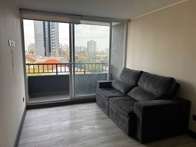 DEPTO. MODERNO, 2 DORMITORIOS, 1 BAÑO, ESTACIONAMIENTO Y BODEGA