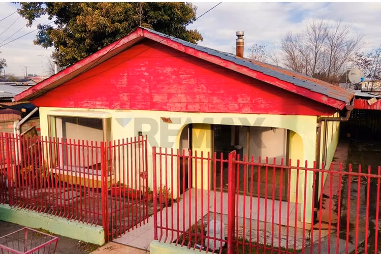 Amplia casa de 5 dormitorios en yumbel
