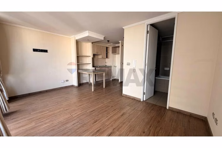 Depto tipo estudio con estacionamiento y bodega
