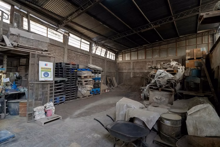 Terreno industrial 1.450 m² en av. santa rosa.