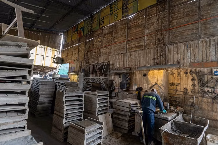 Terreno industrial 1.450 m² en av. santa rosa.