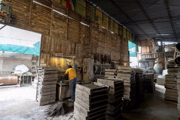Terreno industrial 1.450 m² en av. santa rosa.