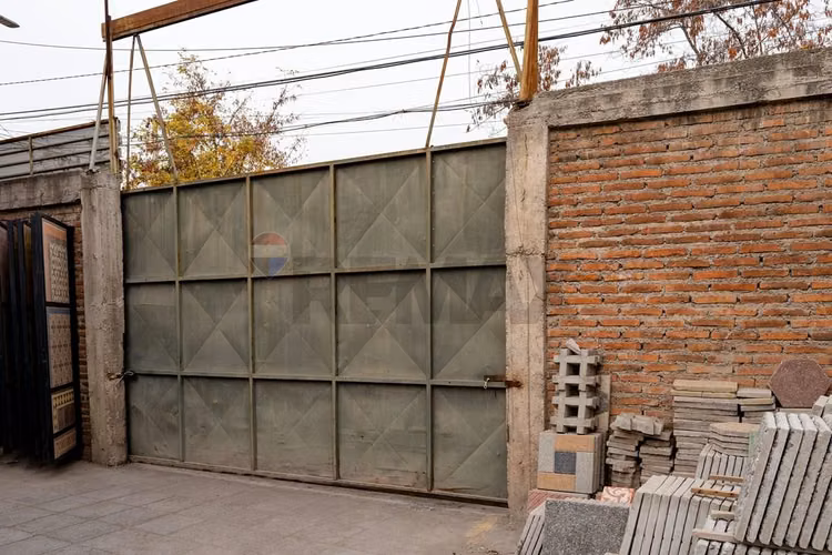 Terreno industrial 1.450 m² en av. santa rosa.