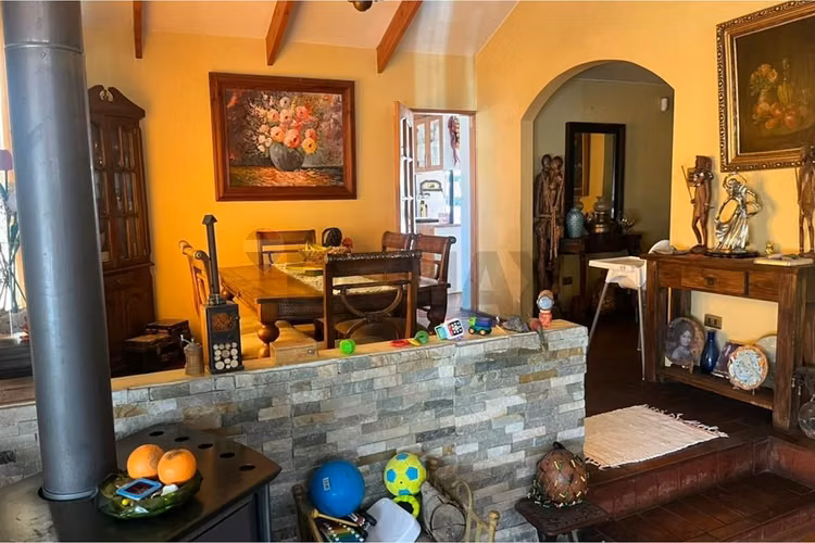 Parcela, 3 casas 2500 metros, piscina.