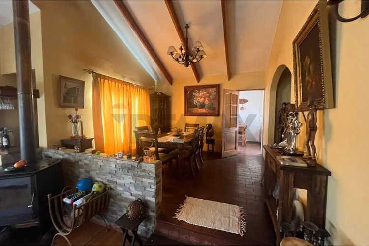 Parcela, 3 casas 2500 metros, piscina.