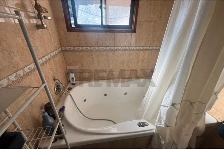 Parcela, 3 casas 2500 metros, piscina.
