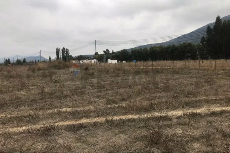 Parcela 5.100 m² con casa en el huique