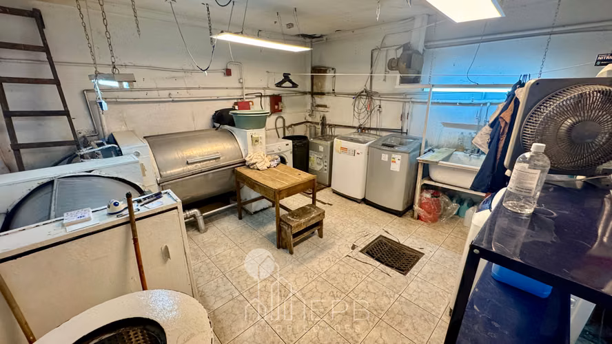 VENTA - Derecho de llave de Lavandería y Lavaseco semi industrial en Santiago Centro.