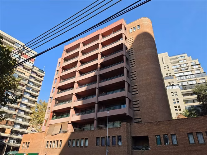Oficina Remodelada en Arriendo en el Golf - Imagen 18