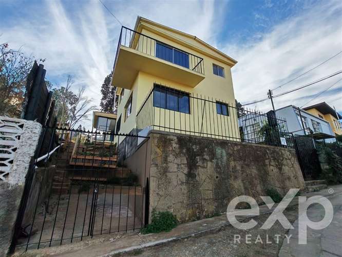 Casa en arriendo de 4 dorm. en Quilpué
