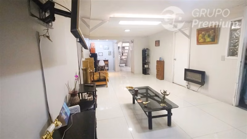 Casa en venta de 5 dorm. en La Florida