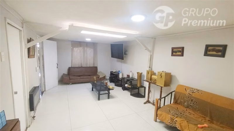 Casa en venta de 5 dorm. en La Florida