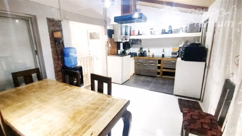 Casa en venta de 5 dorm. en La Florida