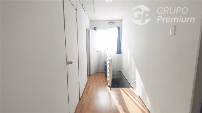 Casa en venta de 5 dorm. en La Florida