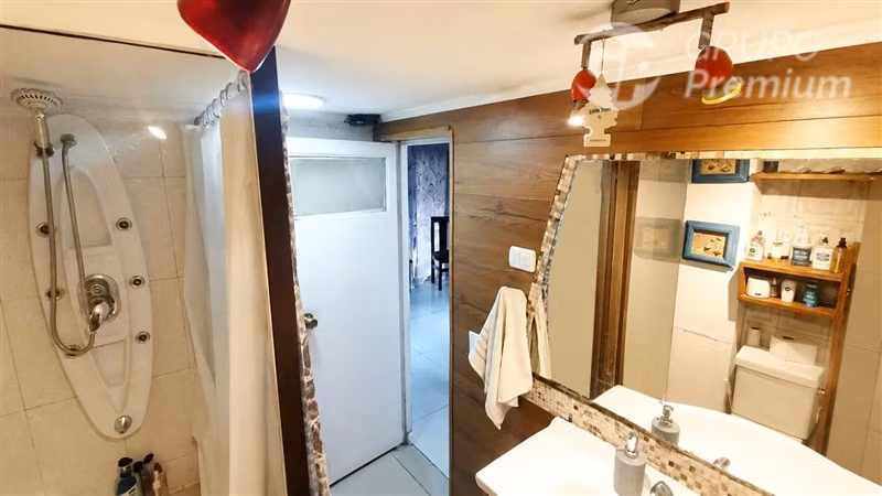 Casa en venta de 5 dorm. en La Florida
