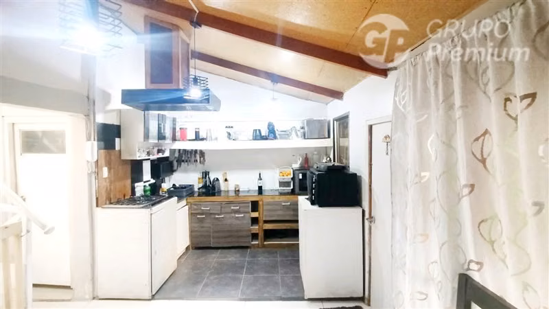 Casa en venta de 5 dorm. en La Florida