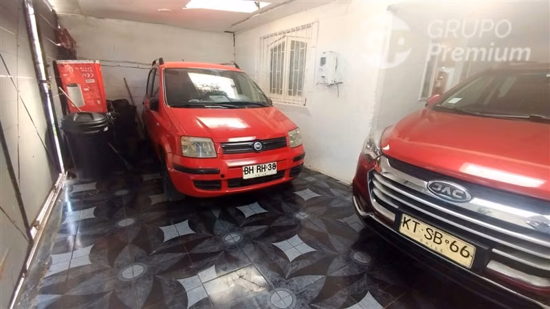 Casa en venta de 5 dorm. en La Florida