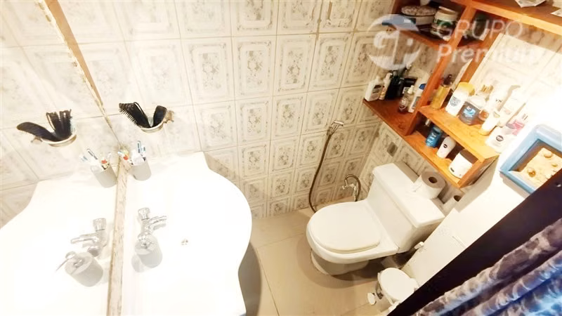 Casa en venta de 5 dorm. en La Florida