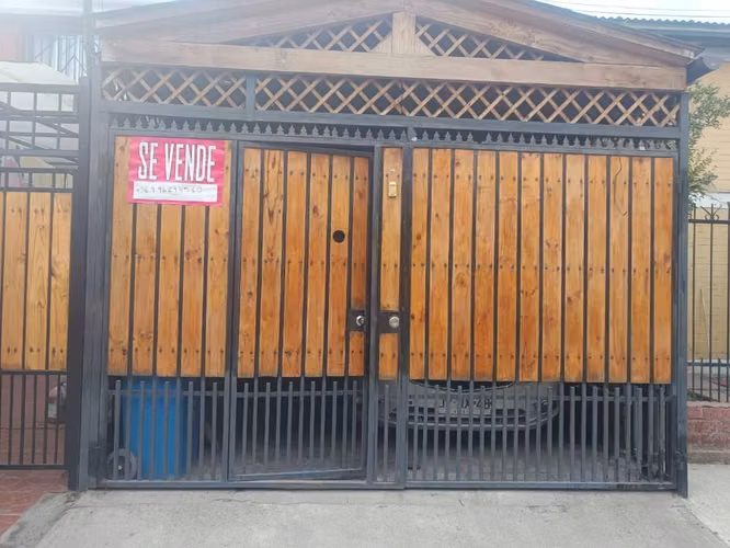 Se vende casa de dos pisos en La Florida