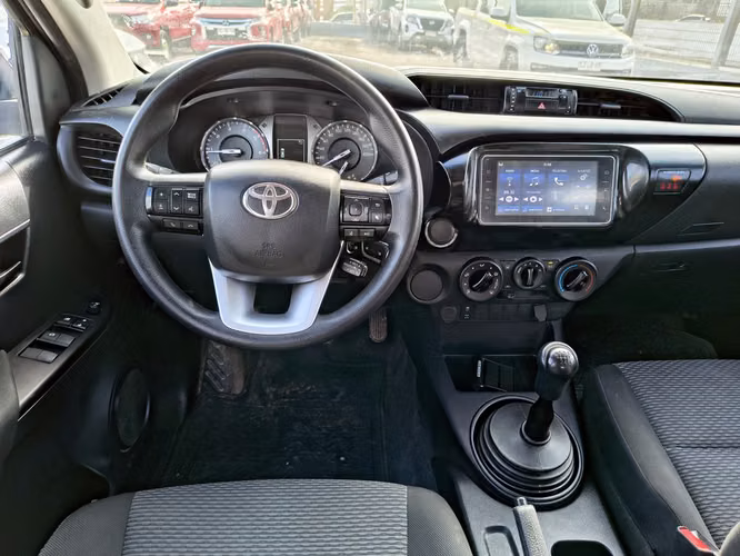 TOYOTA HILUX 2021