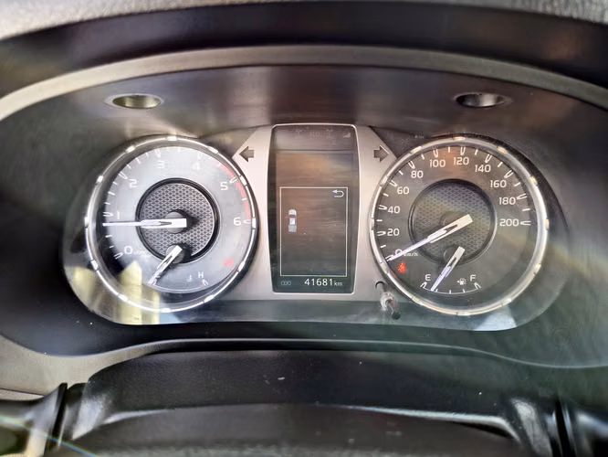 TOYOTA HILUX 2021