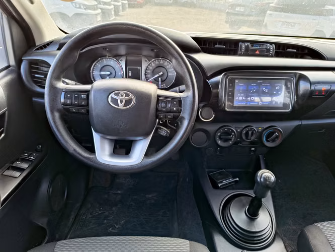 TOYOTA HILUX 2022