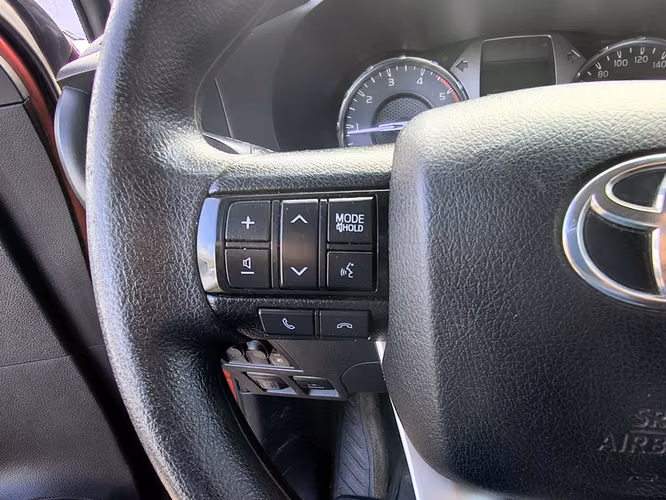 TOYOTA HILUX 2022