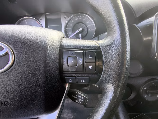 TOYOTA HILUX 2022
