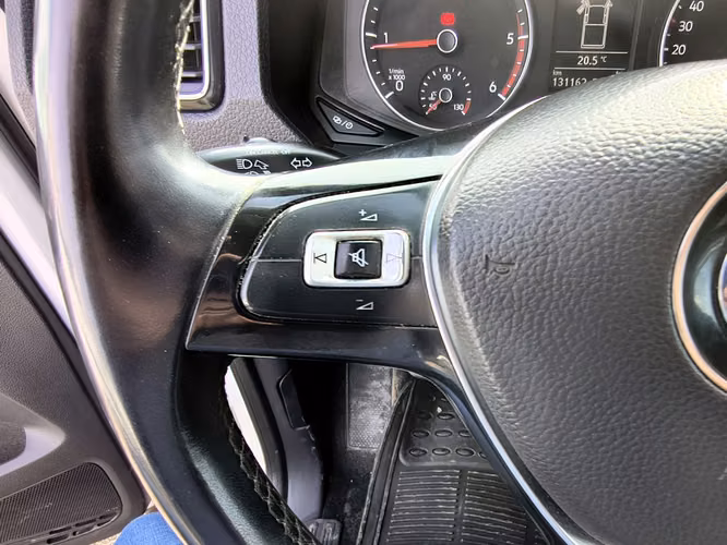VOLKSWAGEN AMAROK 2023