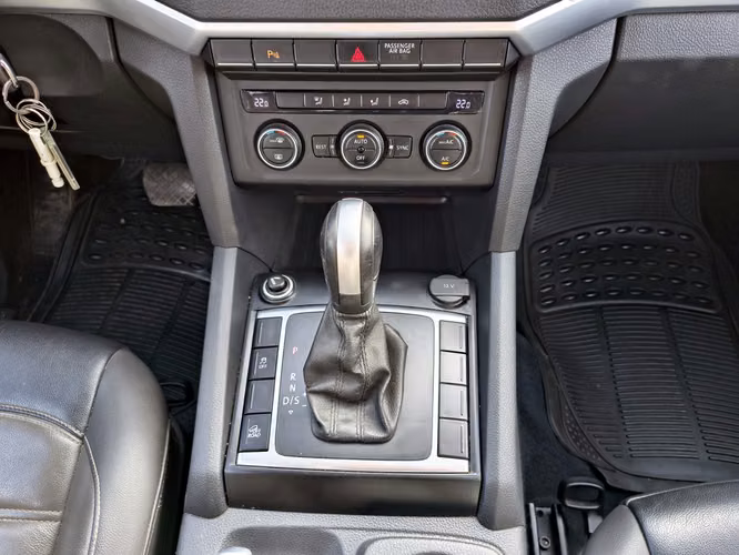 VOLKSWAGEN AMAROK 2023
