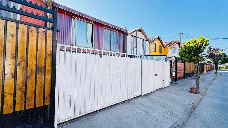 AMPLIA CASA EN VENTA CON 5D 1B MAIPU - Imagen 2