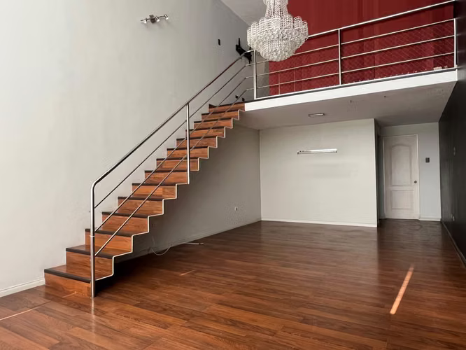 SE VENDE DEPTO. TIPO LOFT EN PARQUE INGLÉS.-