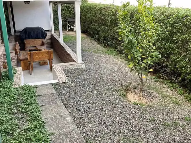 Casa con casa anexa. 6 dormitorios en total (168931)