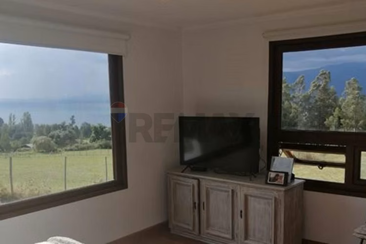 Venta casa nueva con vista al lago, pucón.