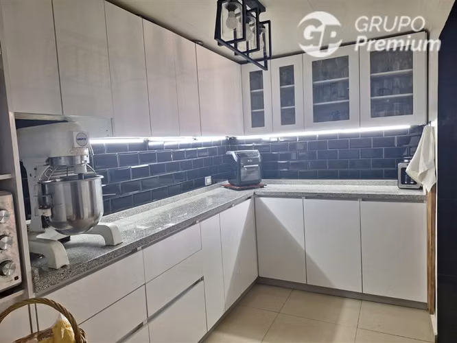 Casa en venta de 3 dorm. 3B 2E 1Local En la comuna de Maipú