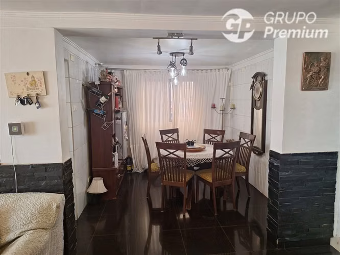Casa en venta de 3 dorm. 3B 2E 1Local En la comuna de Maipú