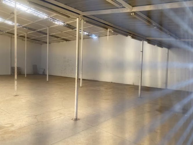 Se vende linda parcela con casa y bodega