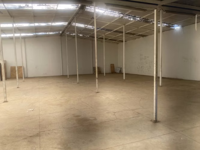 Se vende linda parcela con casa y bodega