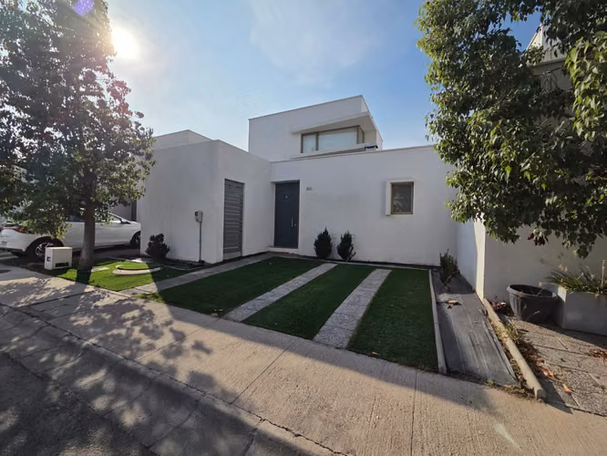 Exclusiva Casa en Condominio Quinta Linderos- Lista para Disfrutar