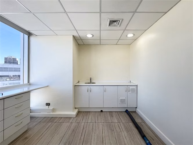 Oficina en arriendo 2 privados en Providencia - Imagen 9