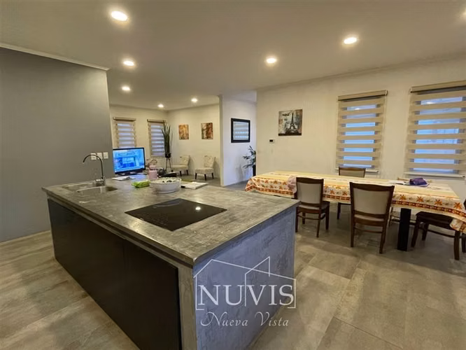 Casa en venta de 6 dorm. en Villa Alemana